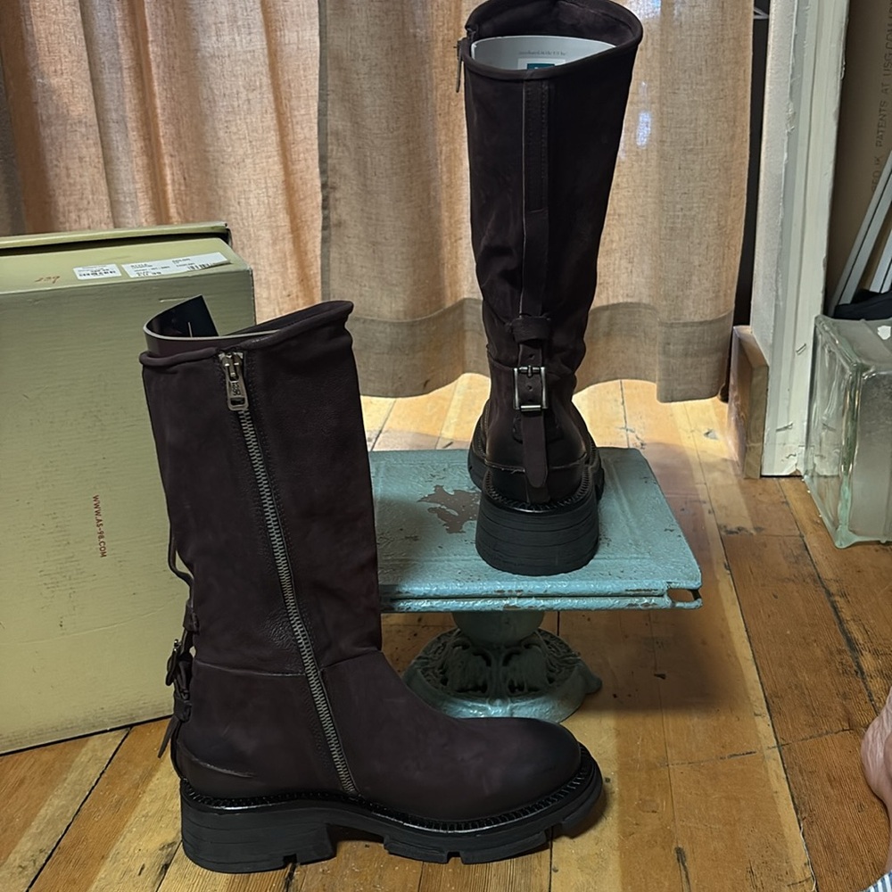 A.S.98 plum  Leather Tall Boots with back buckle detail. Soft and comfy. New. - Picture 3 of 5